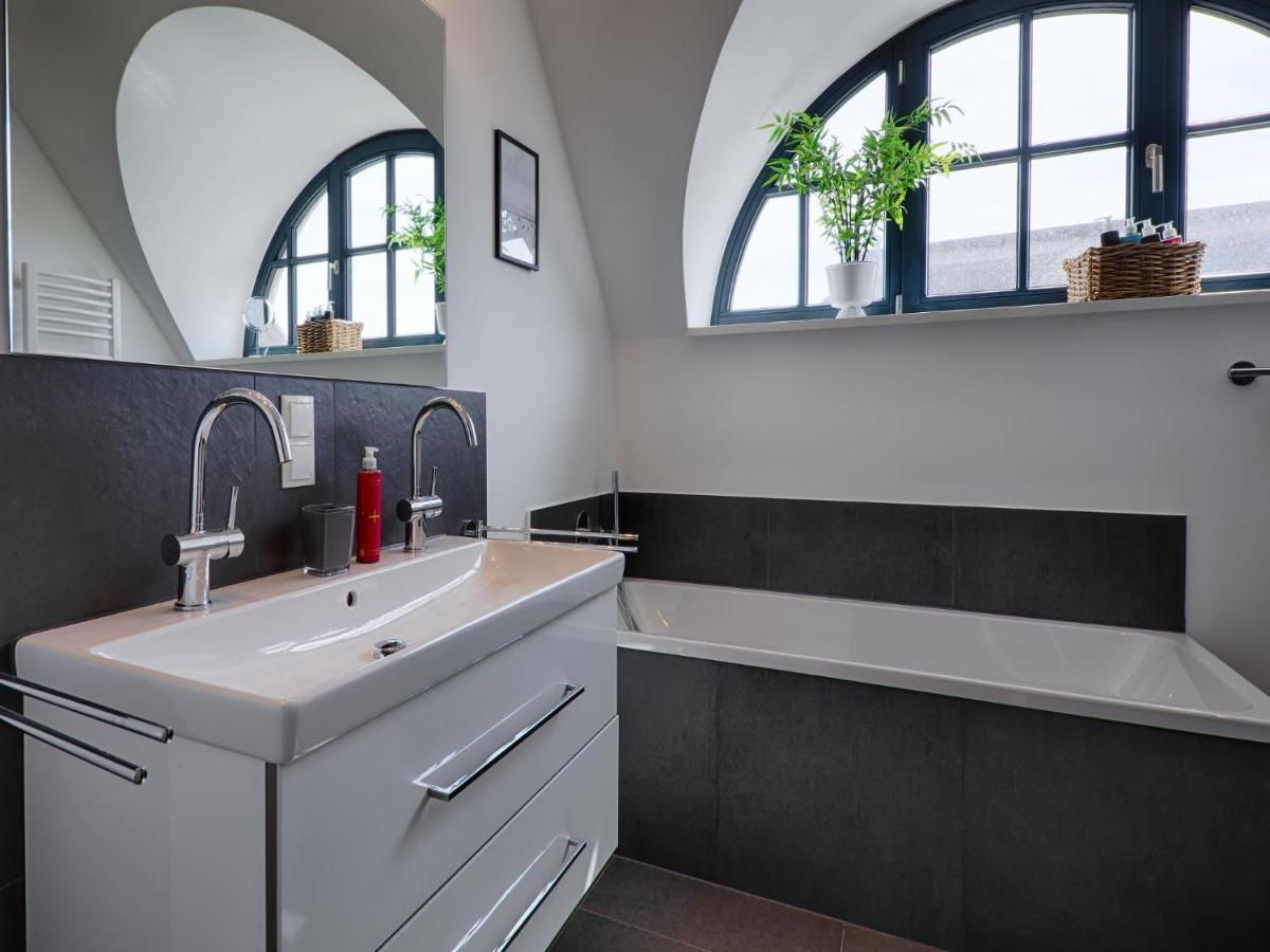 Reetland Am Meer - Premium Reetdachvilla Mit 3 Schlafzimmern, Sauna Und Kamin F27 Dranske Exteriör bild